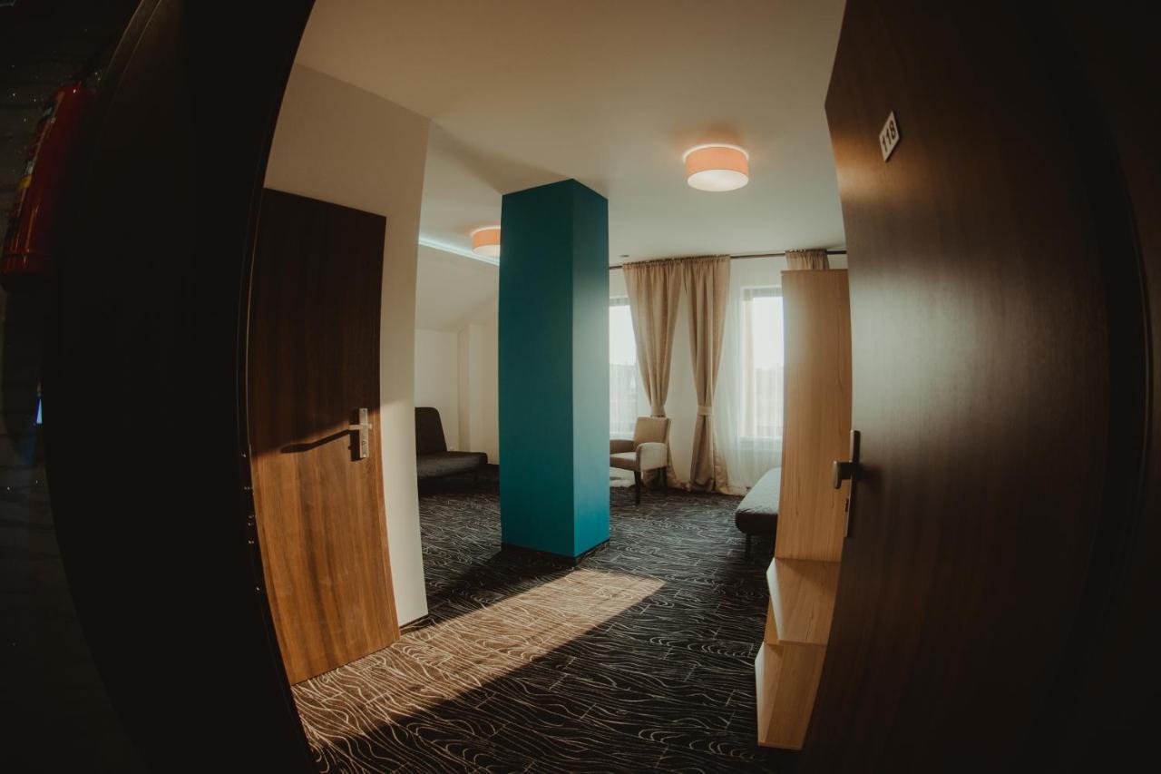 Centrum Bankietowo - Hotelowe Perła Lezajsk Zewnętrze zdjęcie